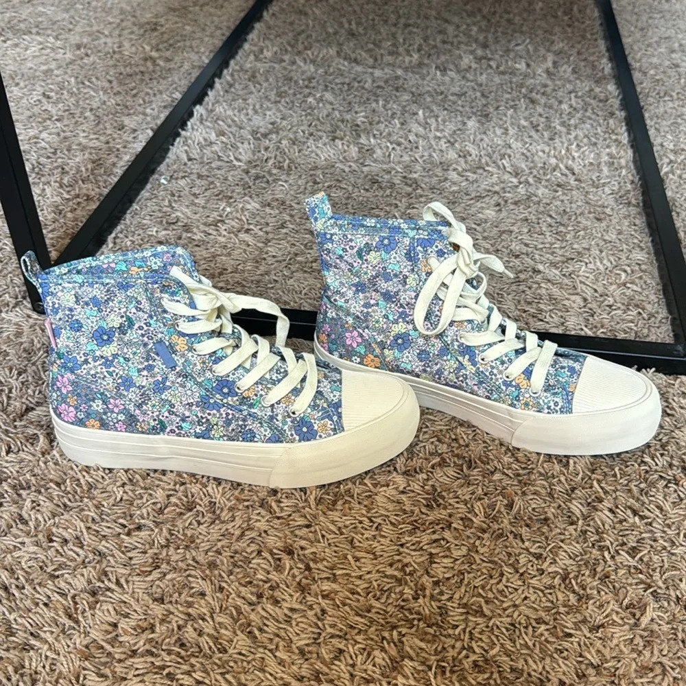 Zara Floral High Tops Size 39 (8.5 USA)